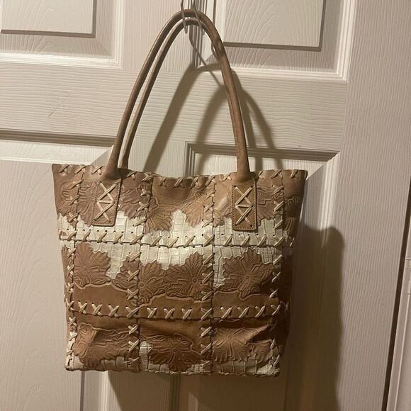 Bergé Italian leather embossed Tan and Cream cross stitching accents Tote Bag - Picture 1 of 13